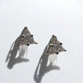 Brinco Triangular Quatro Pedras Zircônia